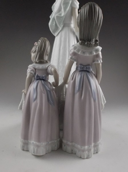Lladro Here Comes the Bride Figurine