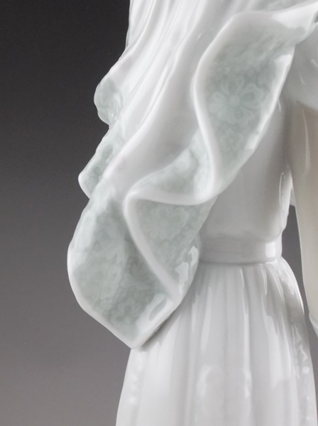 Lladro Here Comes the Bride Figurine