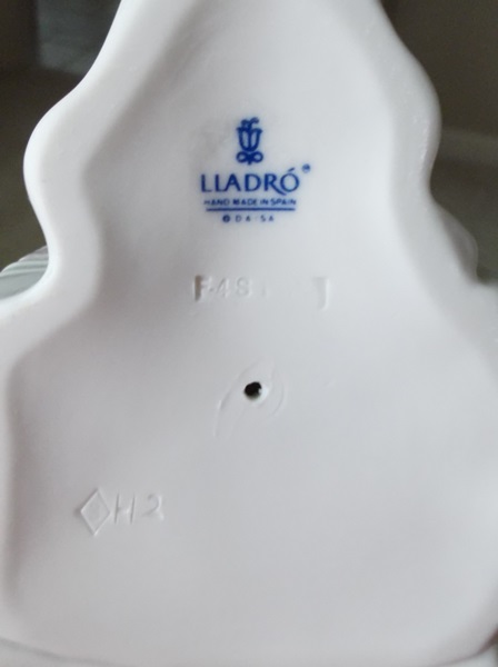 Lladro Here Comes the Bride Figurine