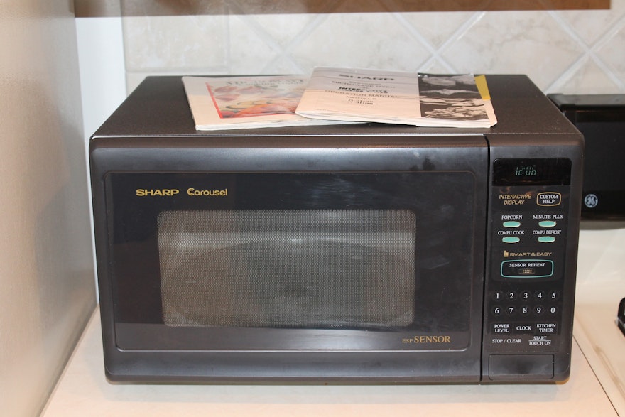 Carousel Microwave Oven by Sharp