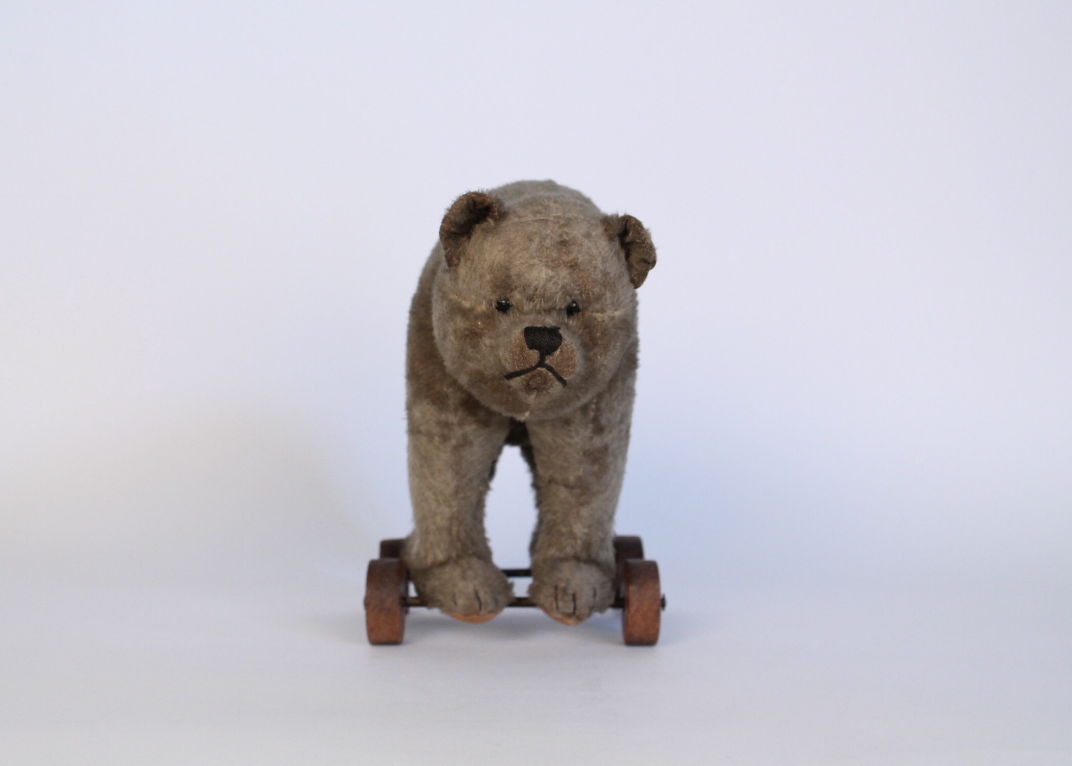 Antique Steiff Bear on Wheels