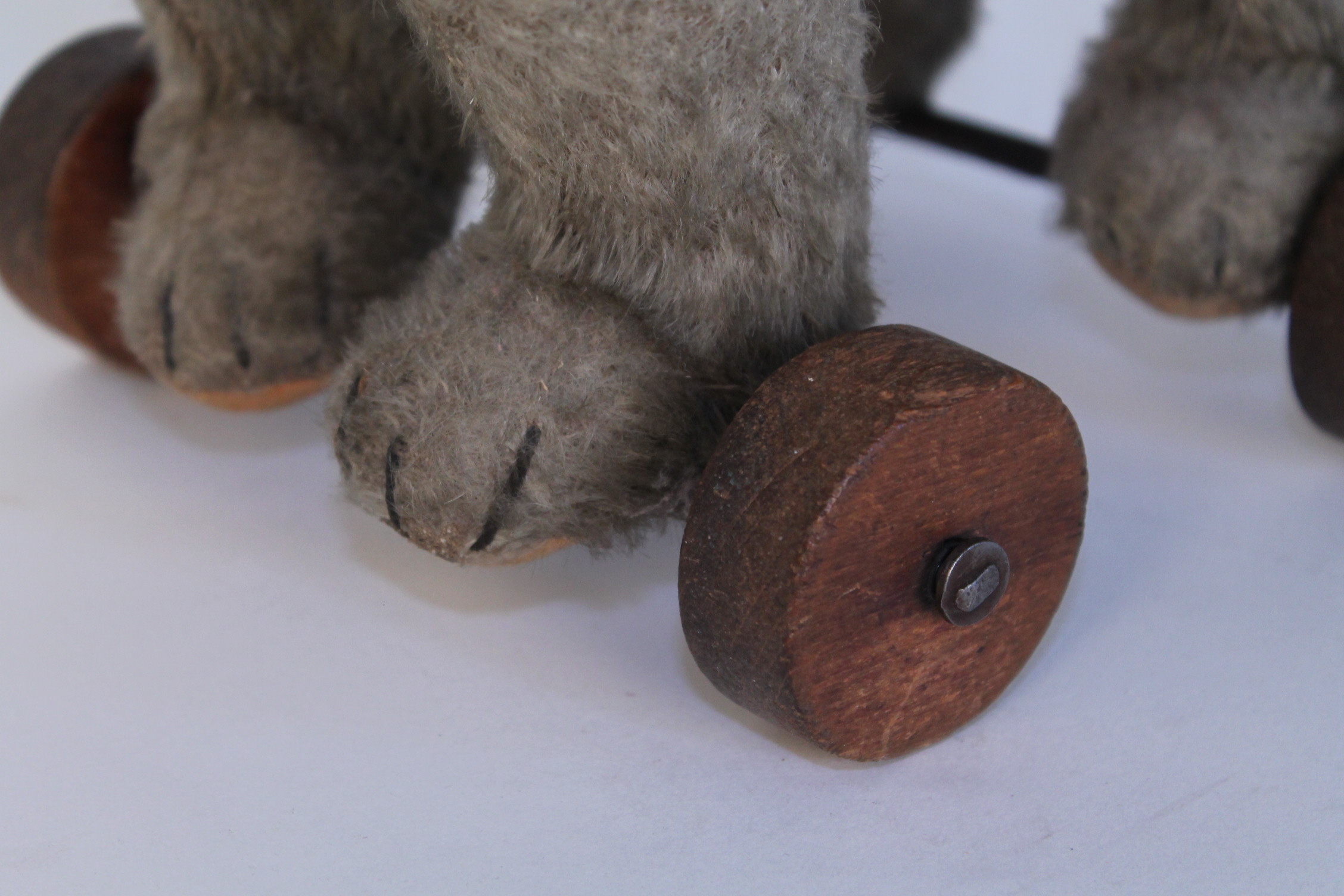 Antique Steiff Bear on Wheels