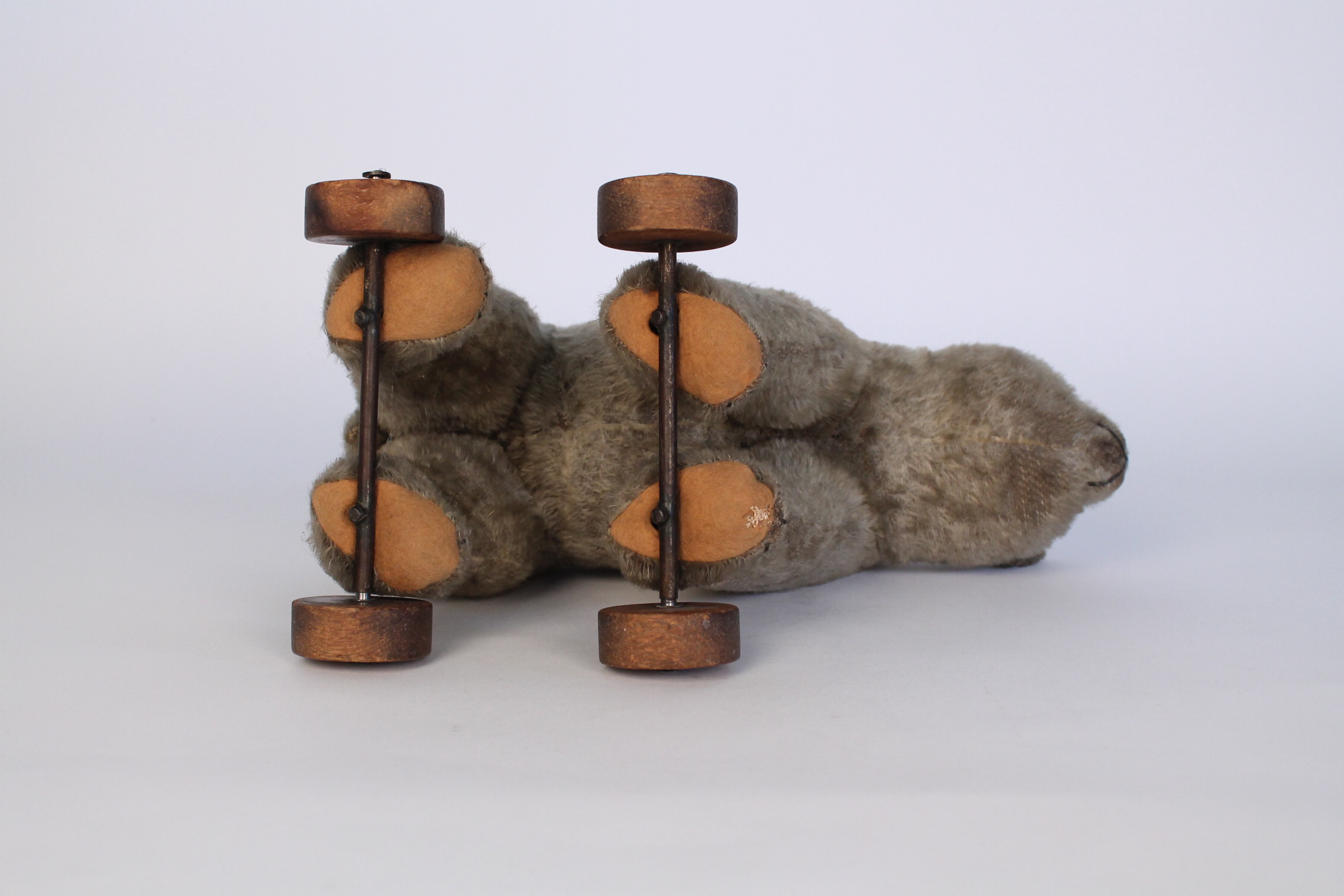 Antique Steiff Bear on Wheels