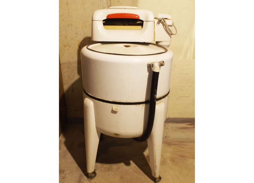 Vintage Magtag Wringer Washing Machine