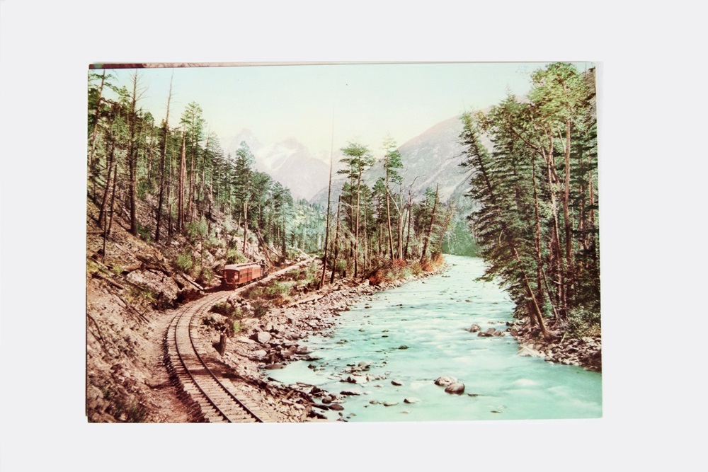 Dozens of Vintage Travel Postcards From the 1930s