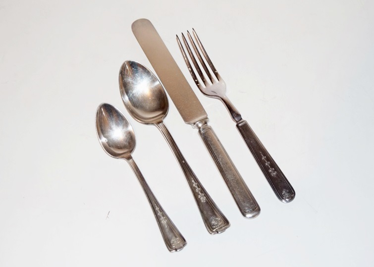 Vintage Rogers Brothers Silverplate in Tarnish Resistant Box