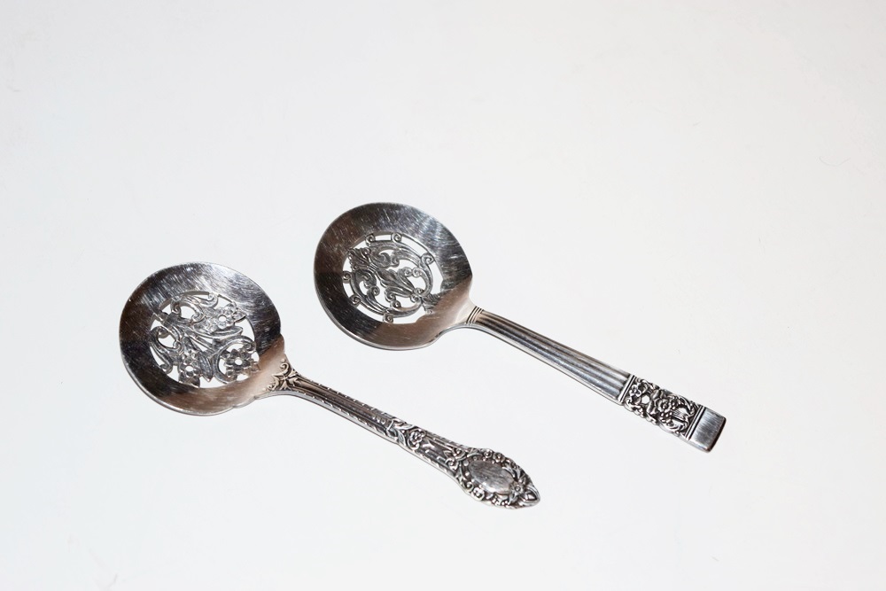 Vintage Rogers Brothers Silverplate in Tarnish Resistant Box