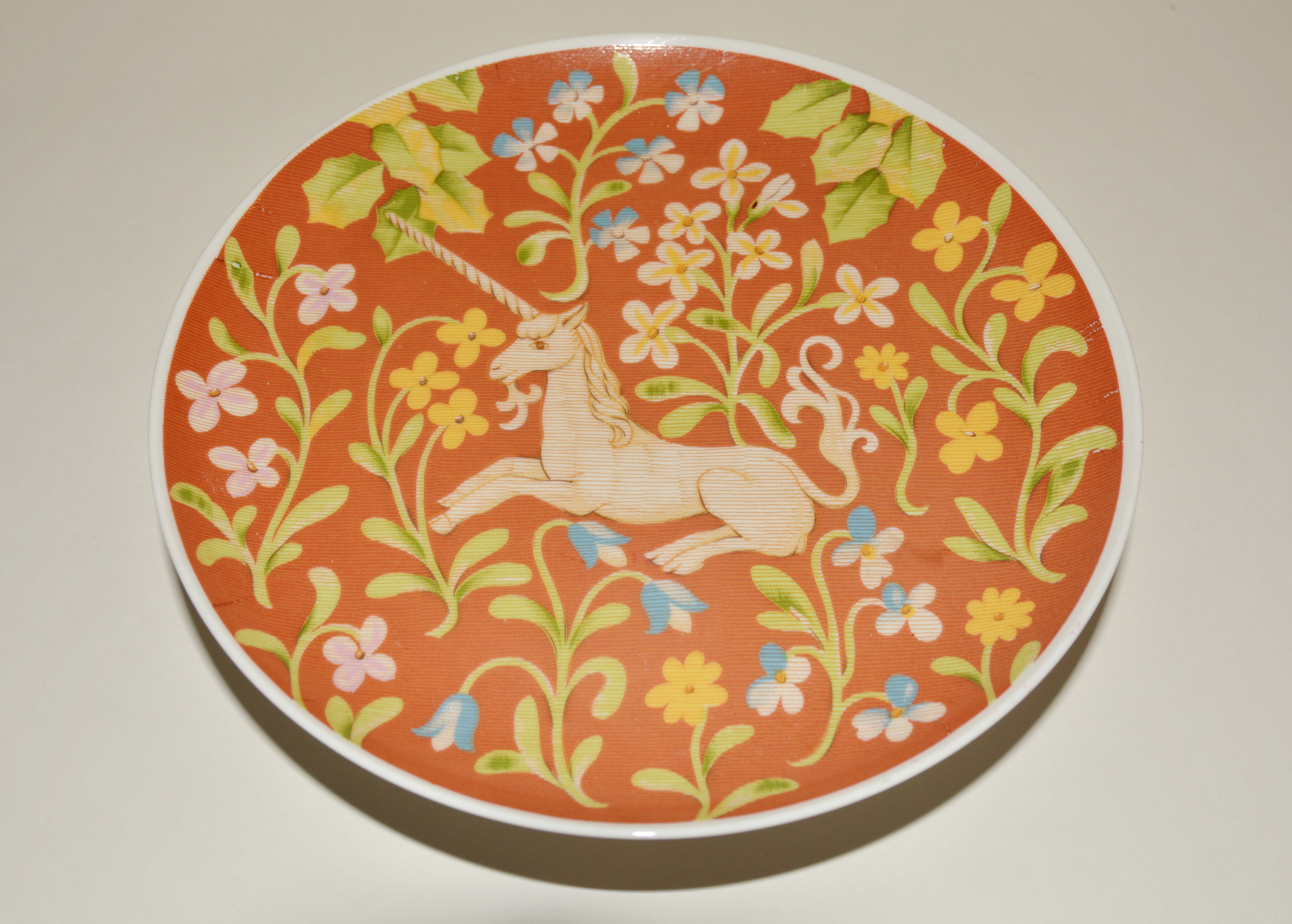 Group of Serving and Decorative Items 