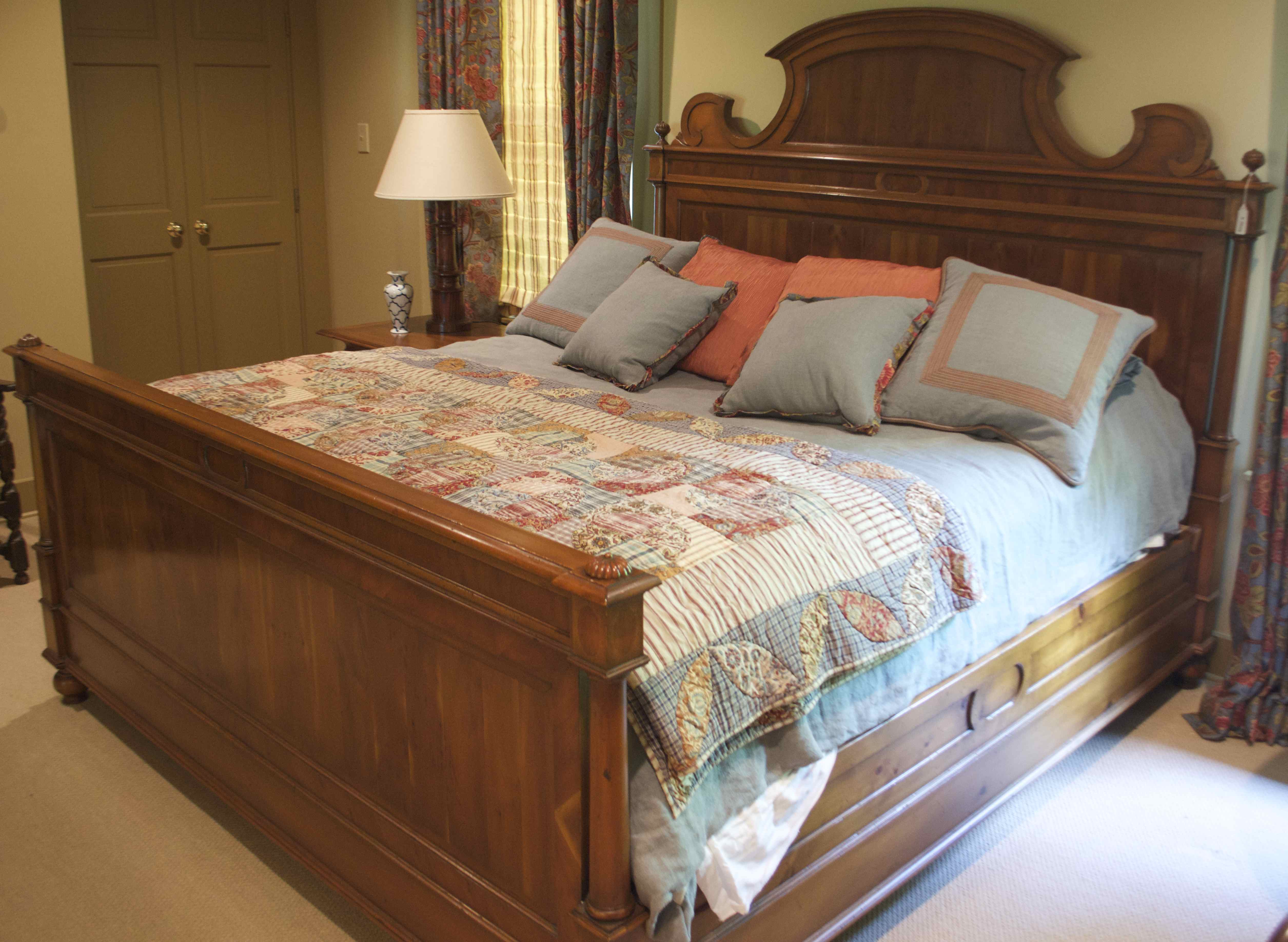 Alfonso Marina Ebanista King Bed 