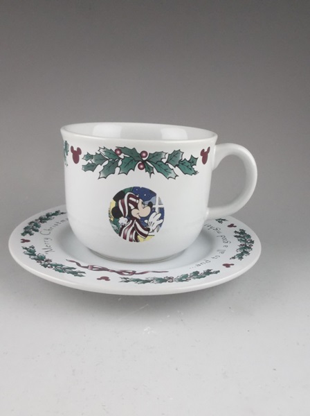 64 Piece Disney "Twas the Night Before Christmas" Dinnerware Set