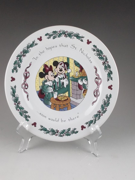 64 Piece Disney "Twas the Night Before Christmas" Dinnerware Set