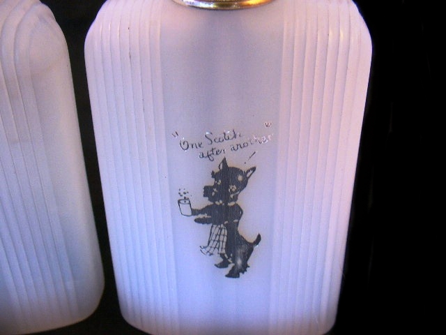 Bar Basket with Liquor Bottle and Leather Flask Holder