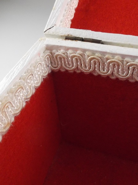  Walt Disney Productions Contemporary Woman Box Purse