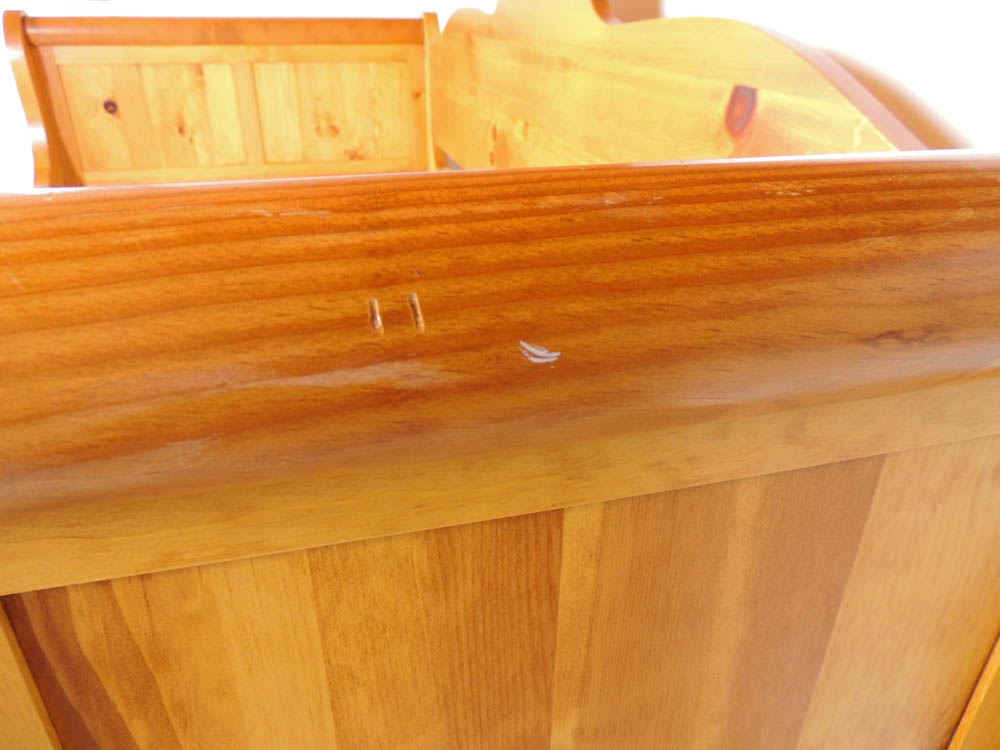 Tom Seely Early American Reproduction Sleigh Daybed