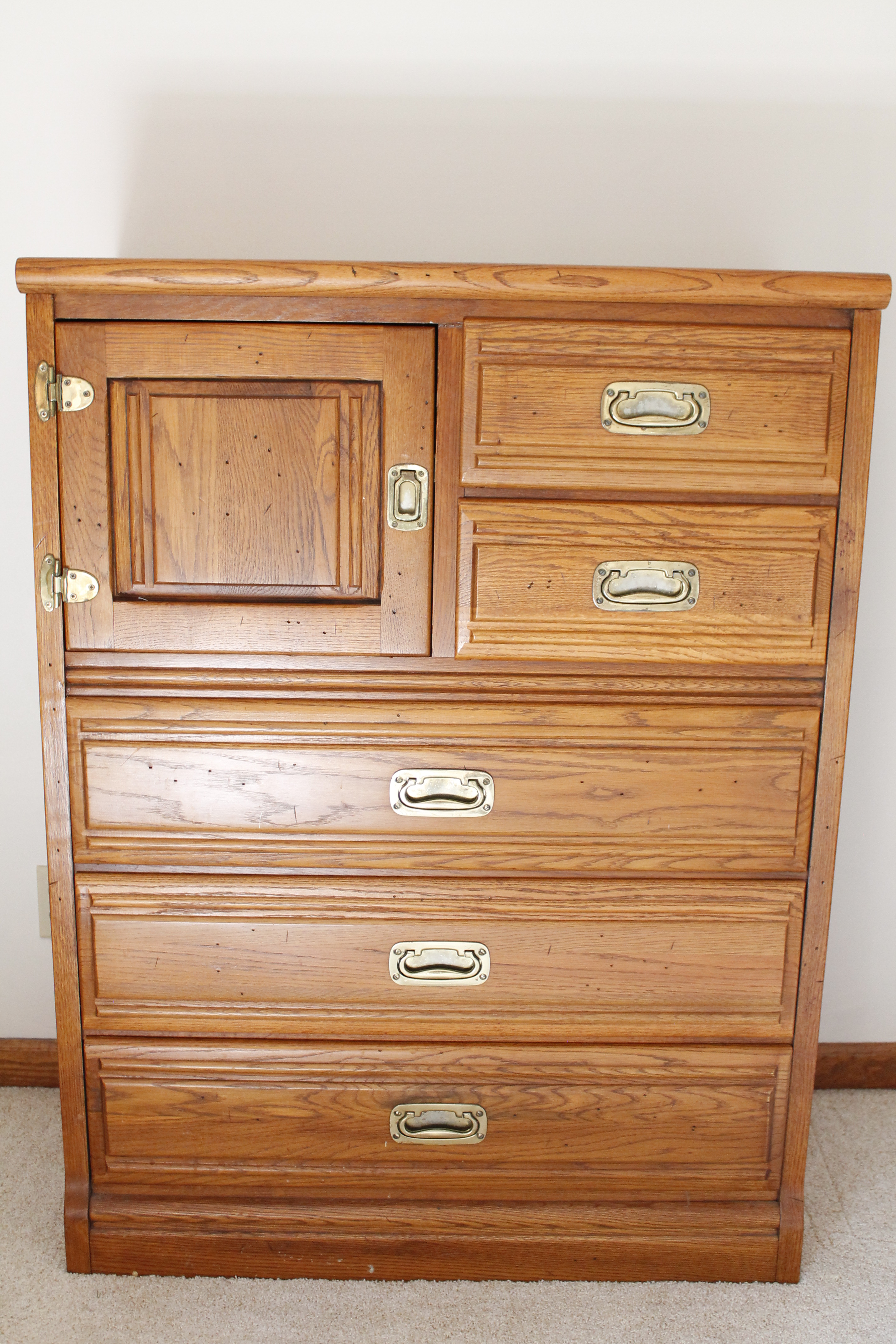YoungHinkle Oak Dresser EBTH