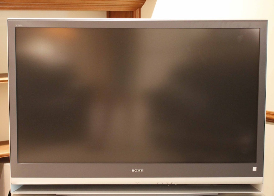 Sony Wega Rear Projection Television and TV Stand