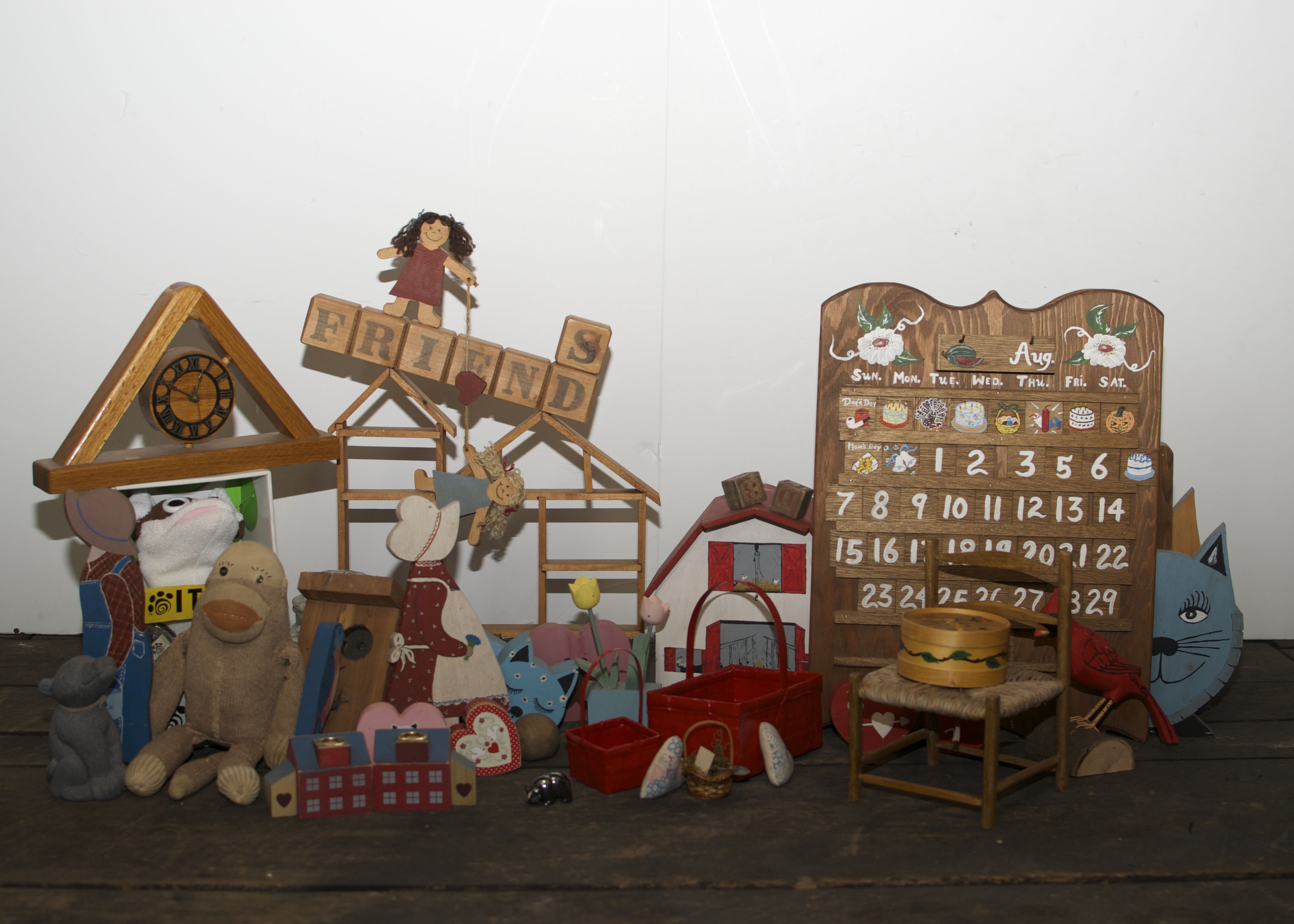 Lot of Wooden Decorative Items