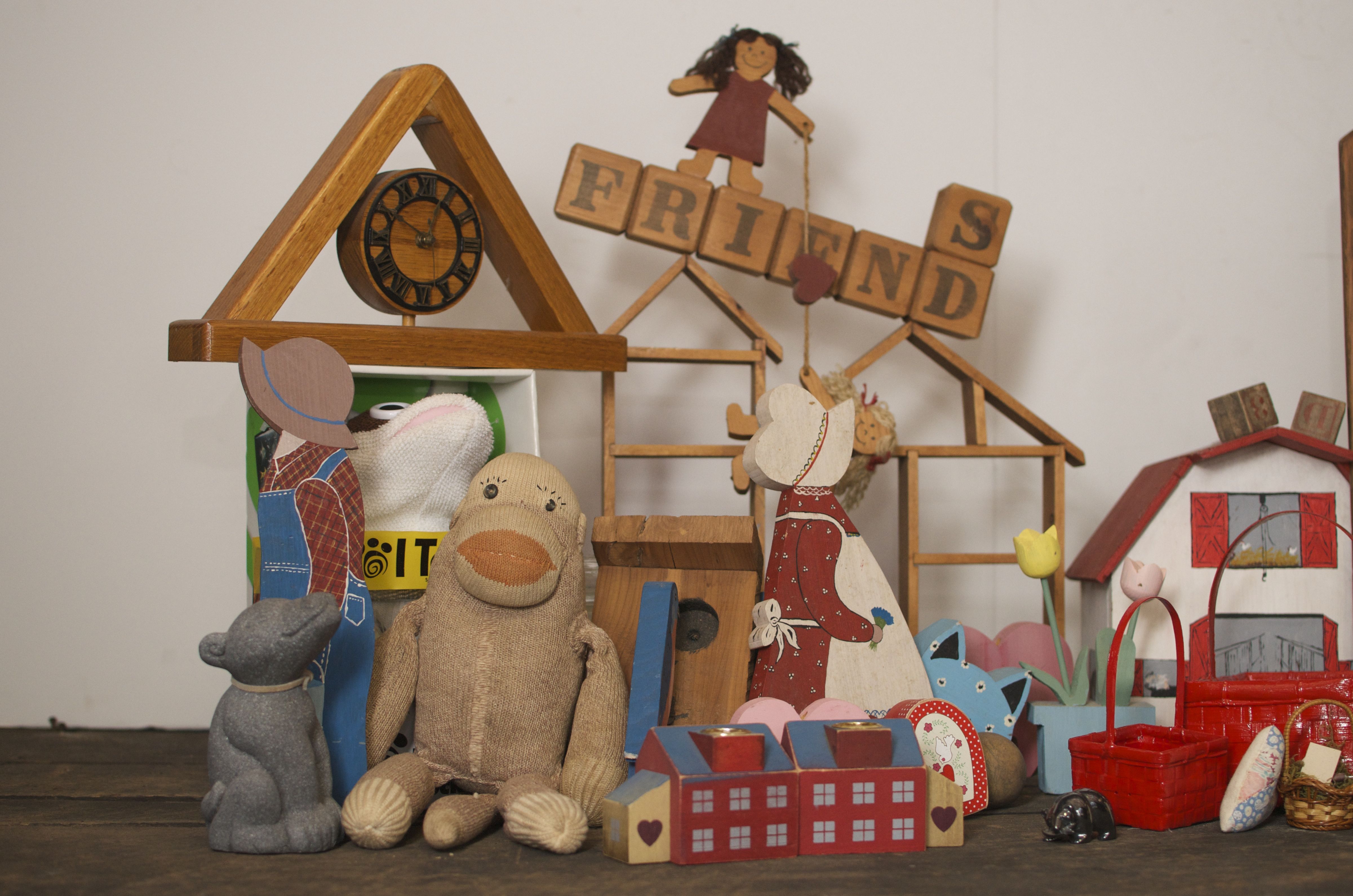 Lot of Wooden Decorative Items