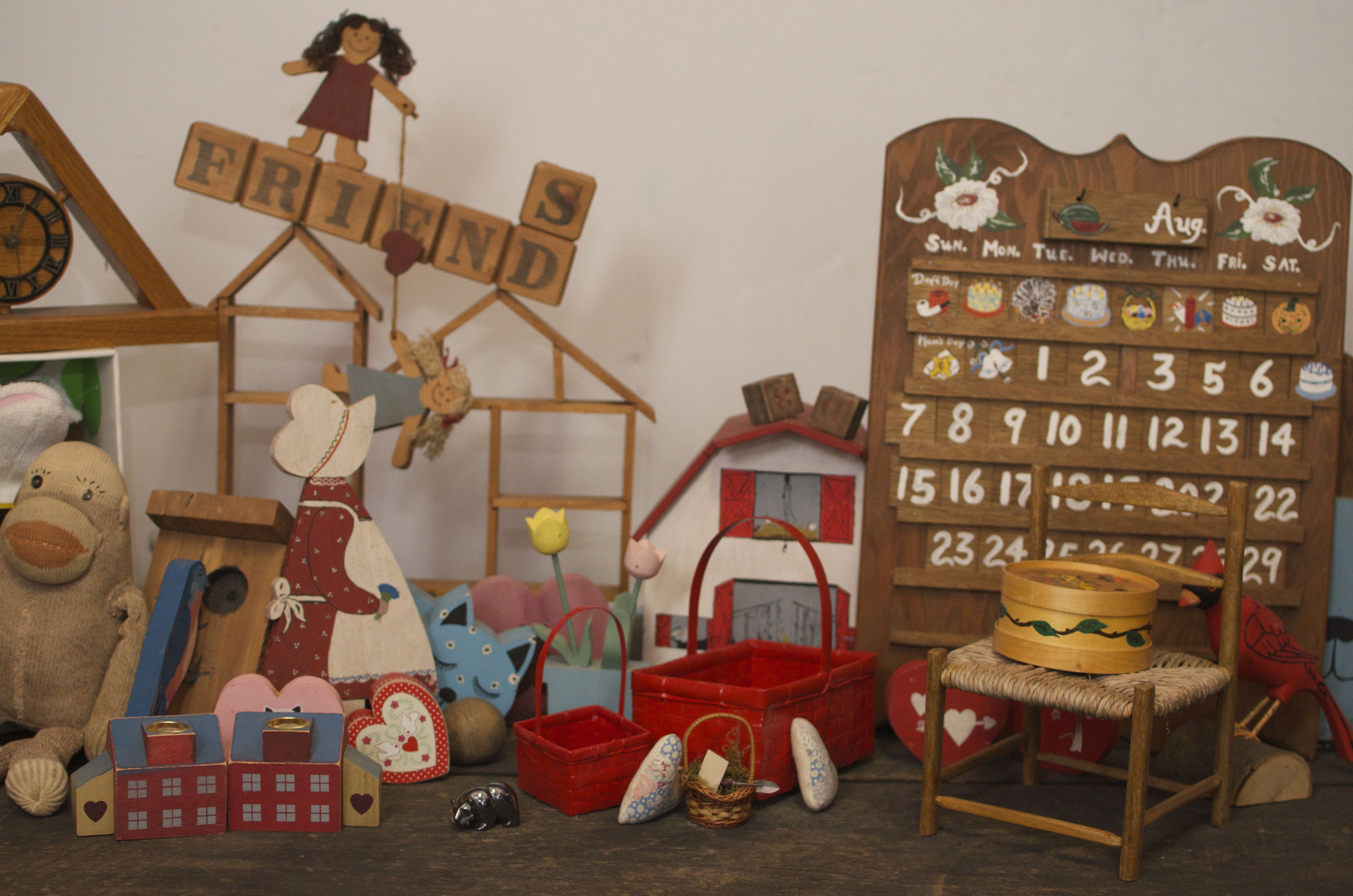 Lot of Wooden Decorative Items