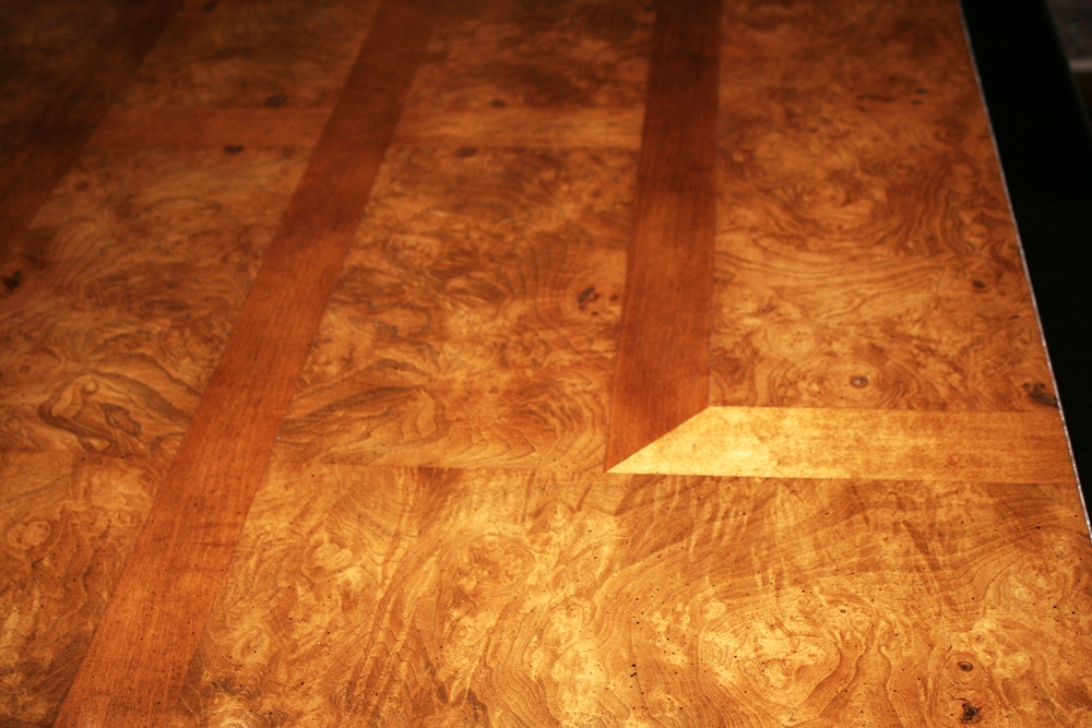 Vintage Century "Chin Hua" Dining Room Table and Chairs 