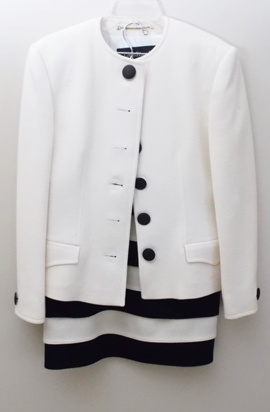 Vintage Louis Feraud Women's Black and White Wool Suit