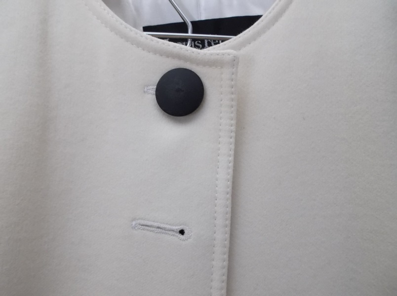 Vintage Louis Feraud Women's Black and White Wool Suit