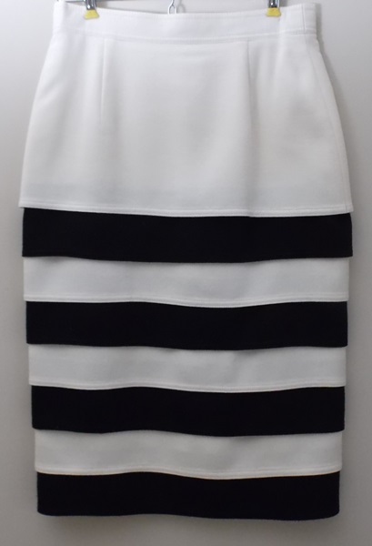 Vintage Louis Feraud Women's Black and White Wool Suit