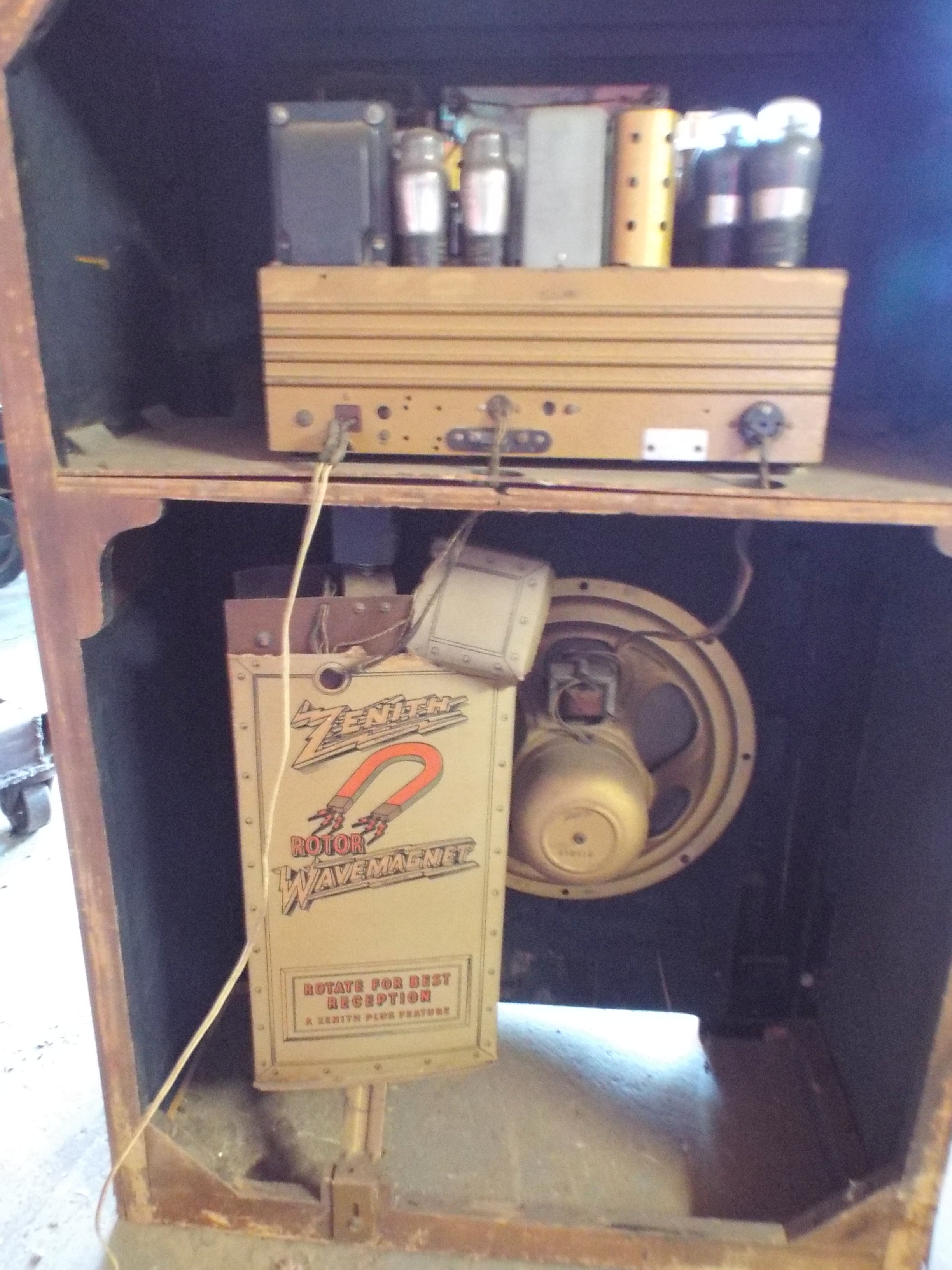 Vintage Zenith Rotor Wave Console Radio