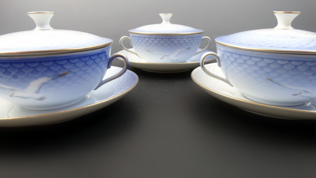 Bing & Grondahl Porcelain "Seagull" Lidded Soup Bowls Set of 12