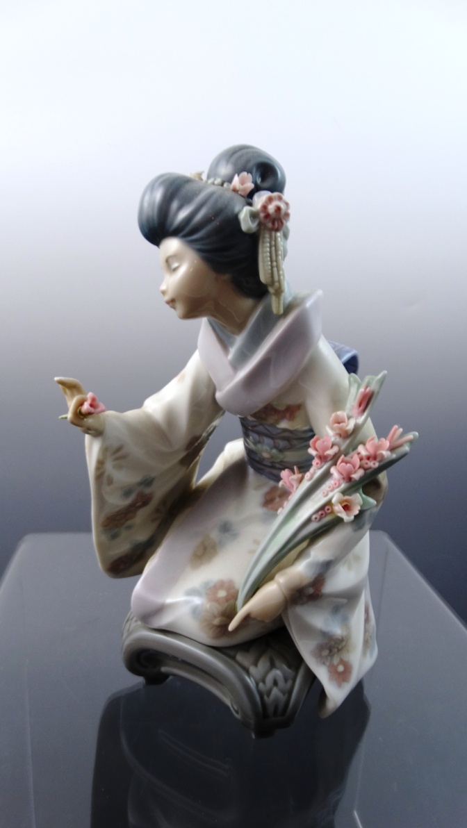 Lladro Figurine "Kiyoko" #1450