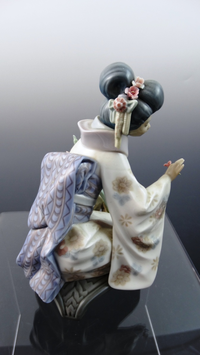Lladro Figurine "Kiyoko" #1450
