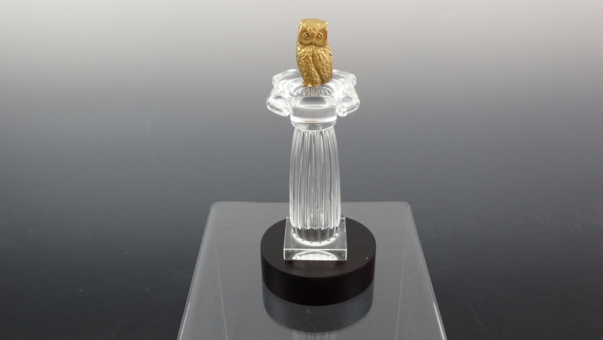 Steuben Crystal "Column of the Owl" with 18k Yellow Gold Owl