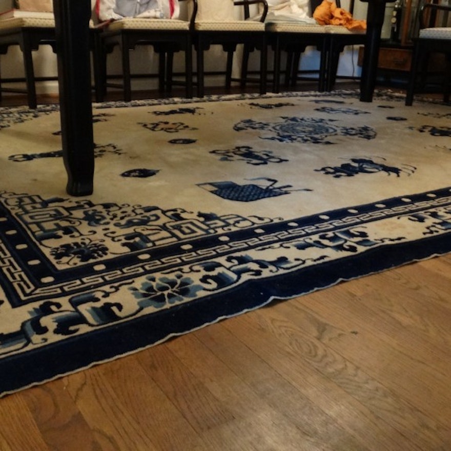 Chinese Wool Rug in Blue and White Early 20c