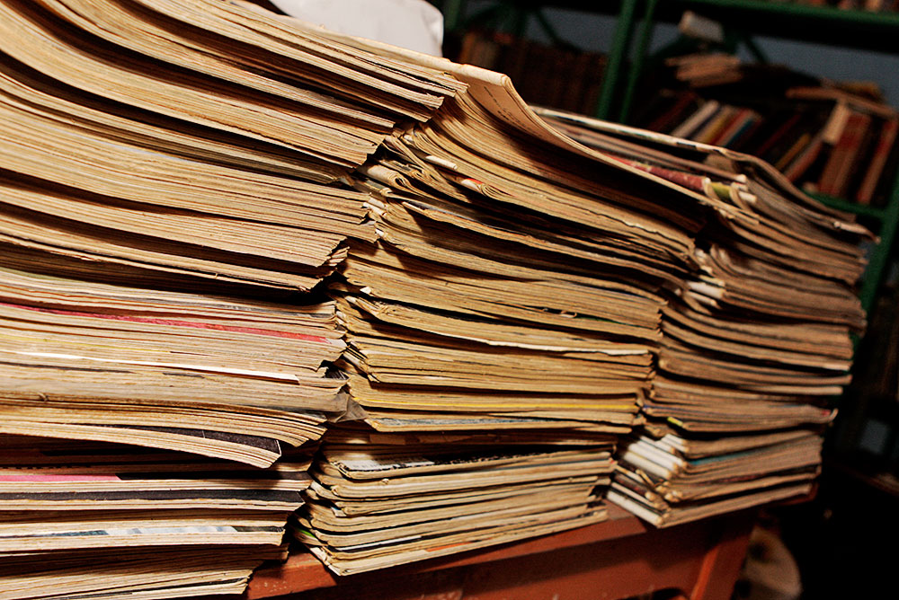 Huge Collection of Vintage Life Magazines