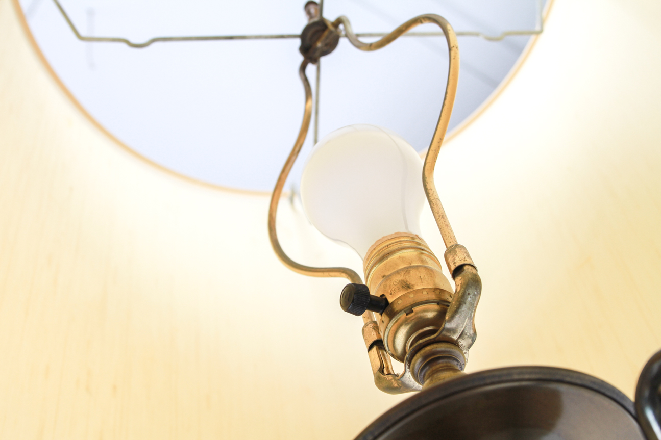 Vintage Mid-Century Brass Urn Lamp