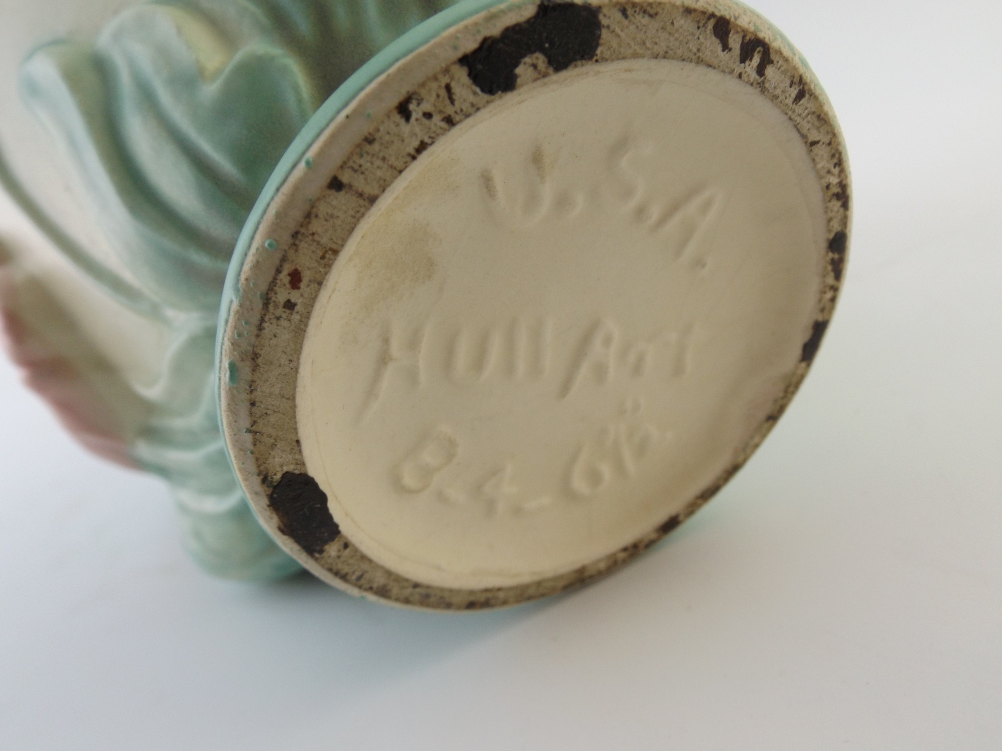 Hull Art Pottery Bow Knot Vase