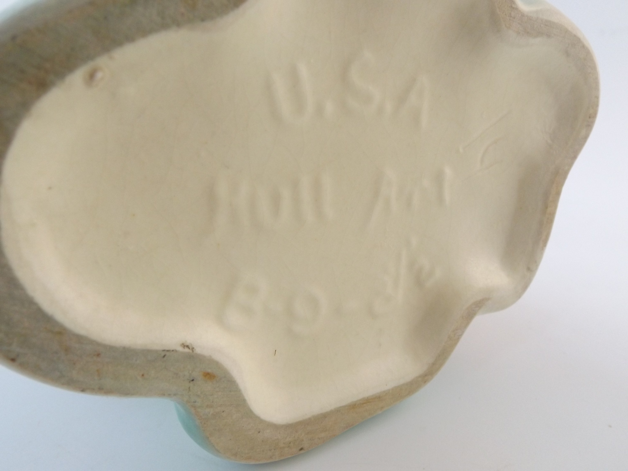 Hull Art Pottery Bow Knot Vase