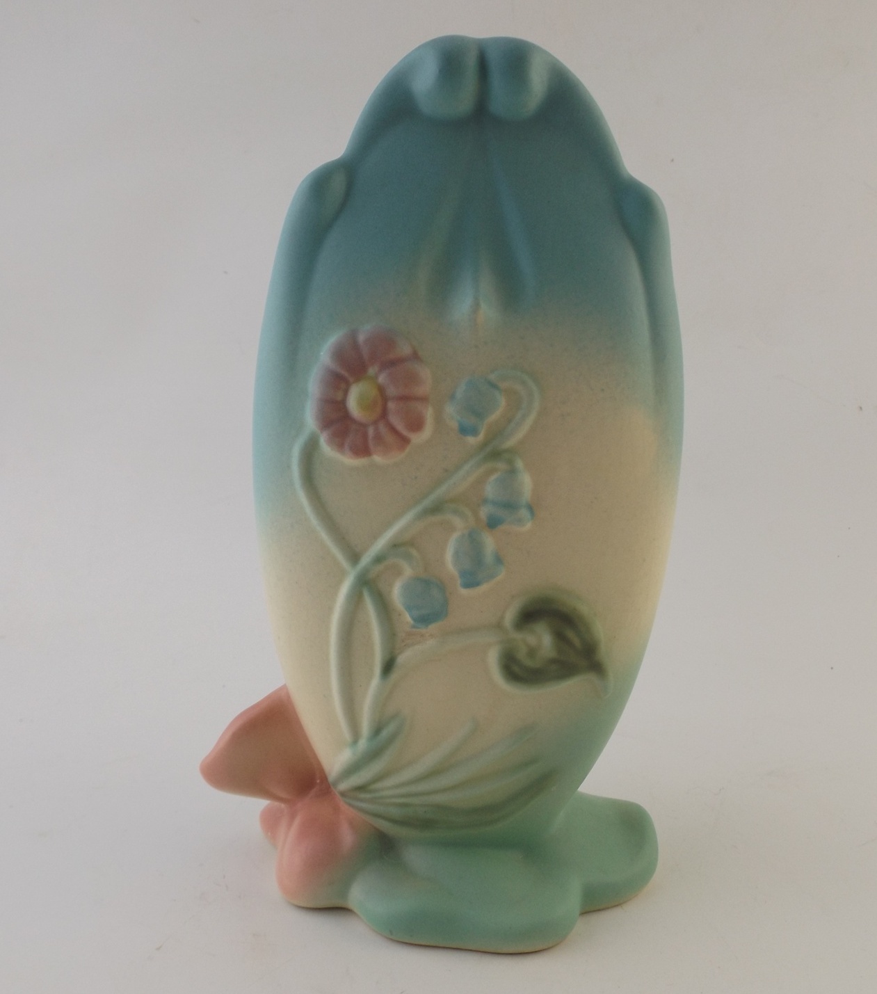 Hull Art Pottery Bow Knot Vase