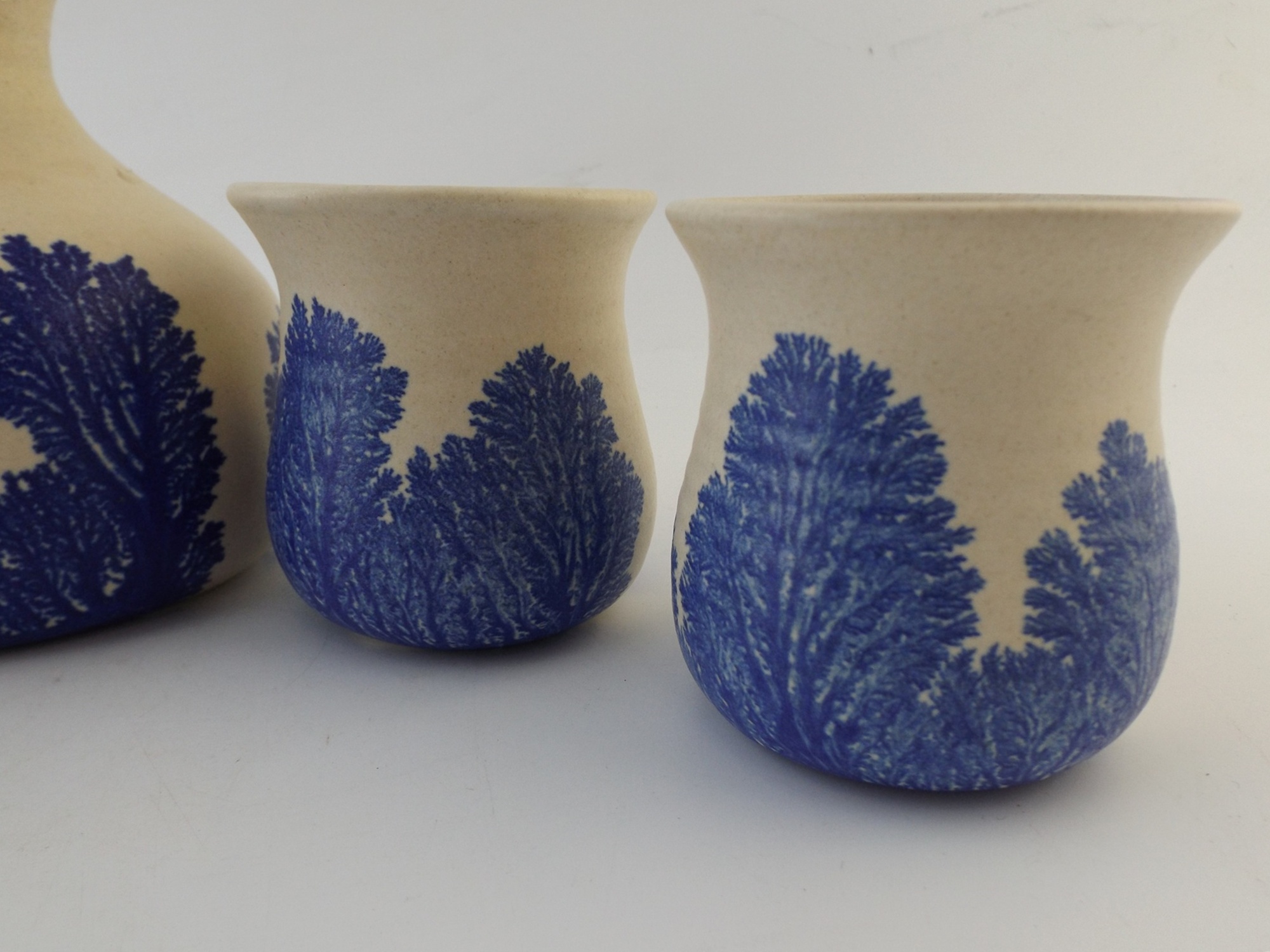 Pottery Sake Set with Blue Seaweed Pattern