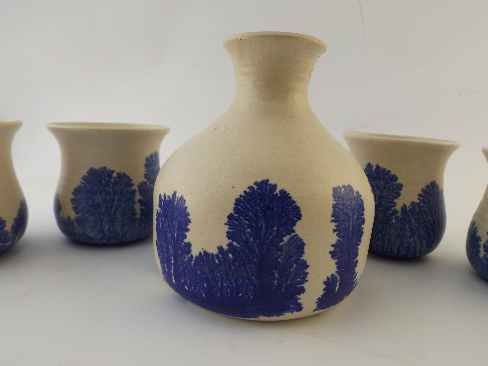 Pottery Sake Set with Blue Seaweed Pattern