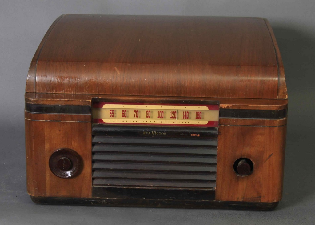 RCA Victor Radio and Victrola from 1947