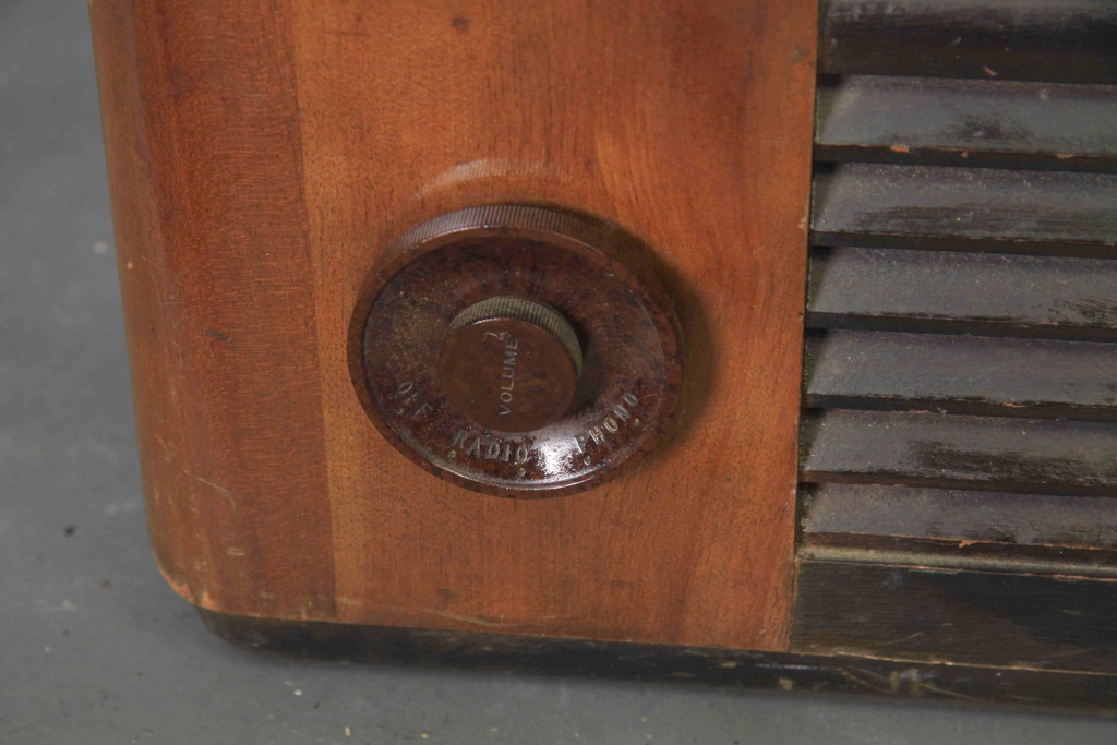 RCA Victor Radio and Victrola from 1947