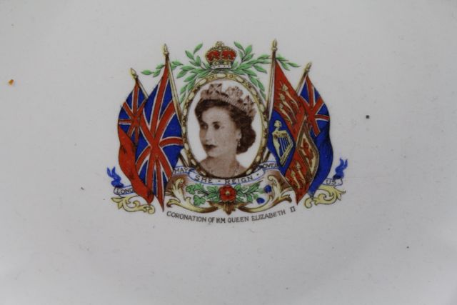 Queen Elizabeth II Commemorative Coronation Plate