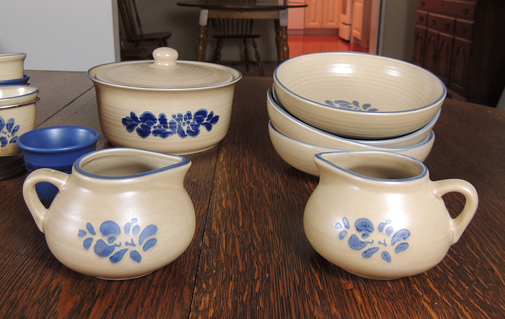 Pfaltzgraff Pottery Folk Art Serving Tableware