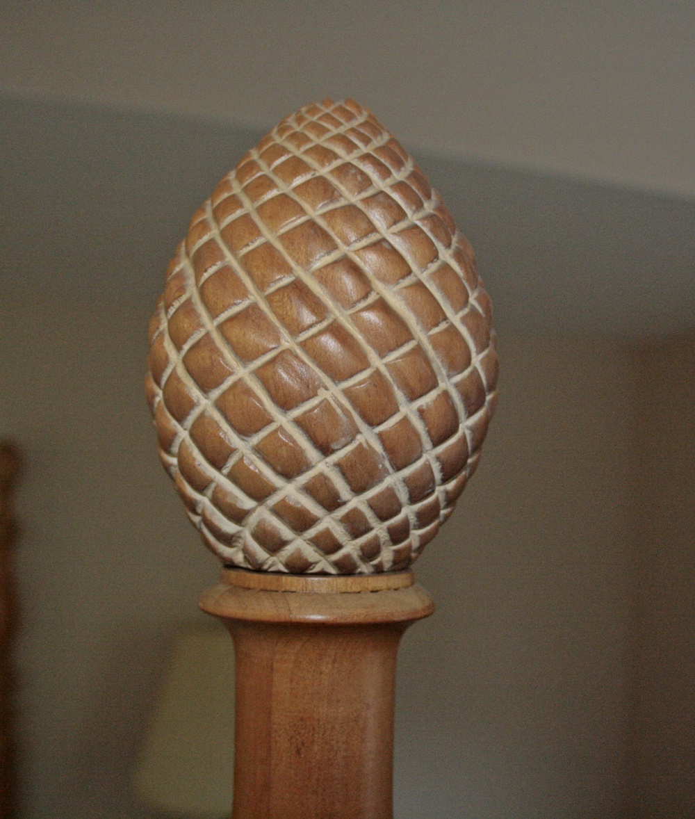 King Size Pine Four Poster Pineapple Finial Bed