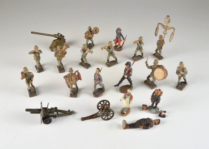 Group of Lineol and Elastolin WWII German Army Toy Soldiers