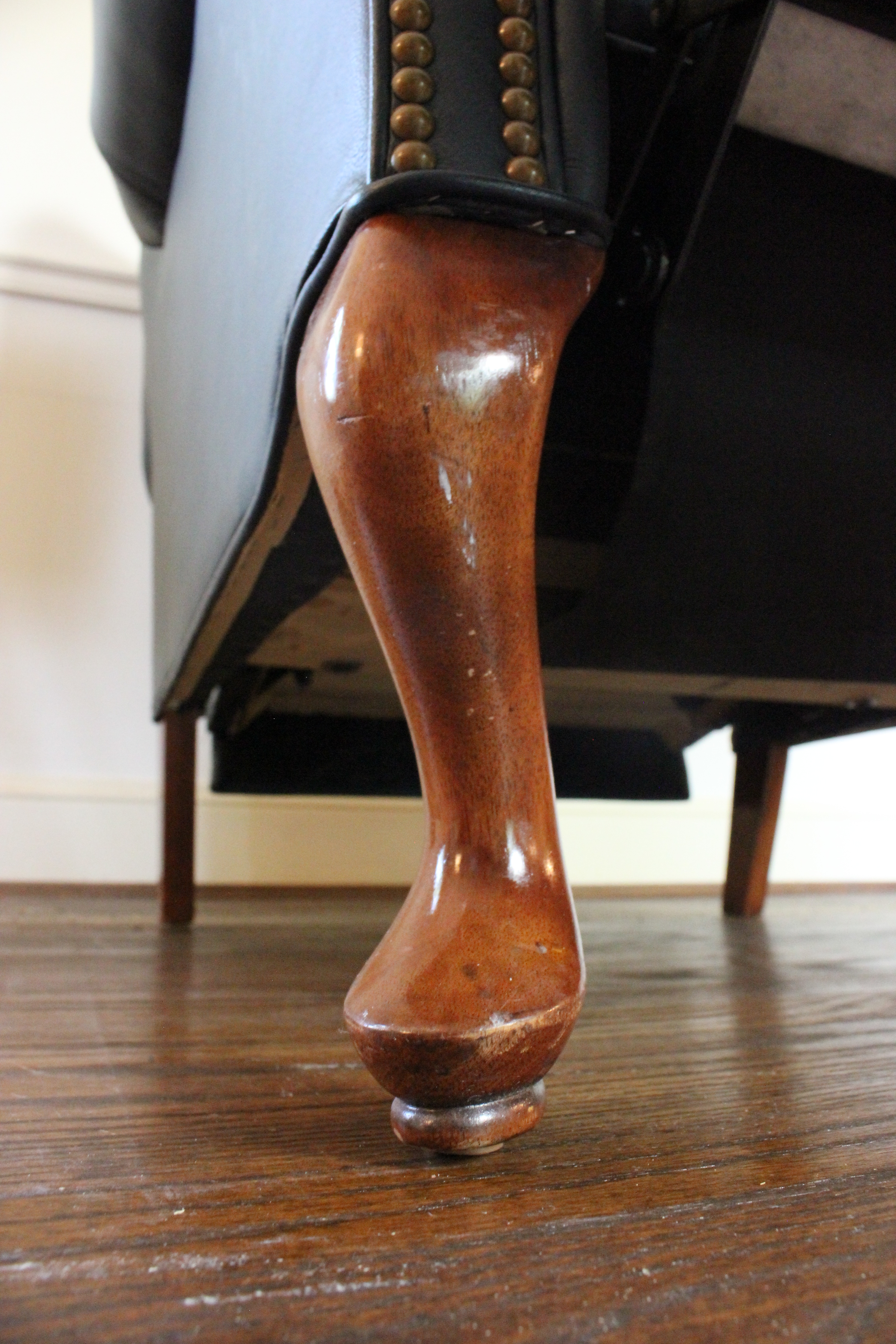 Queen Anne Style Wingback Leather Reclining Chair