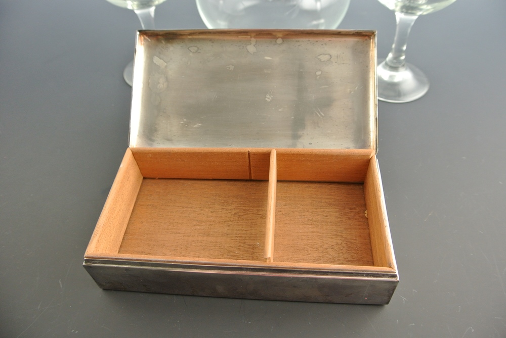 Vintage Decanter & Matching Wine Glasses With Cigarette Case