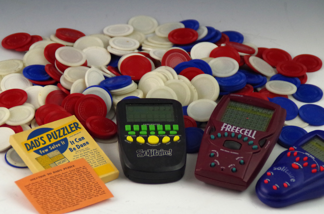 Vintage and Electronic Games Discovery Lot
