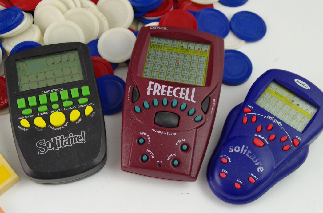 Vintage and Electronic Games Discovery Lot